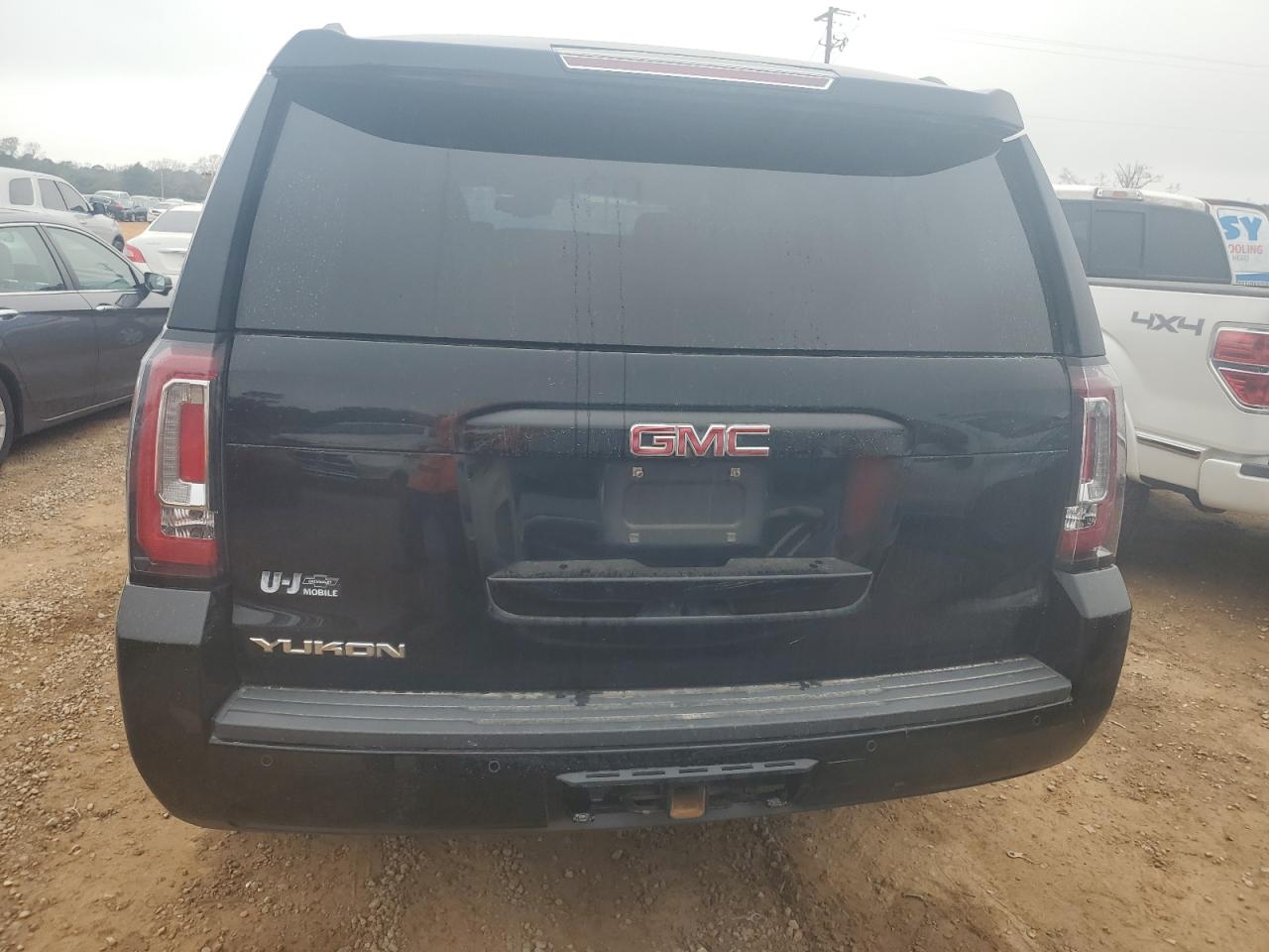 2017 GMC Yukon - Image 6