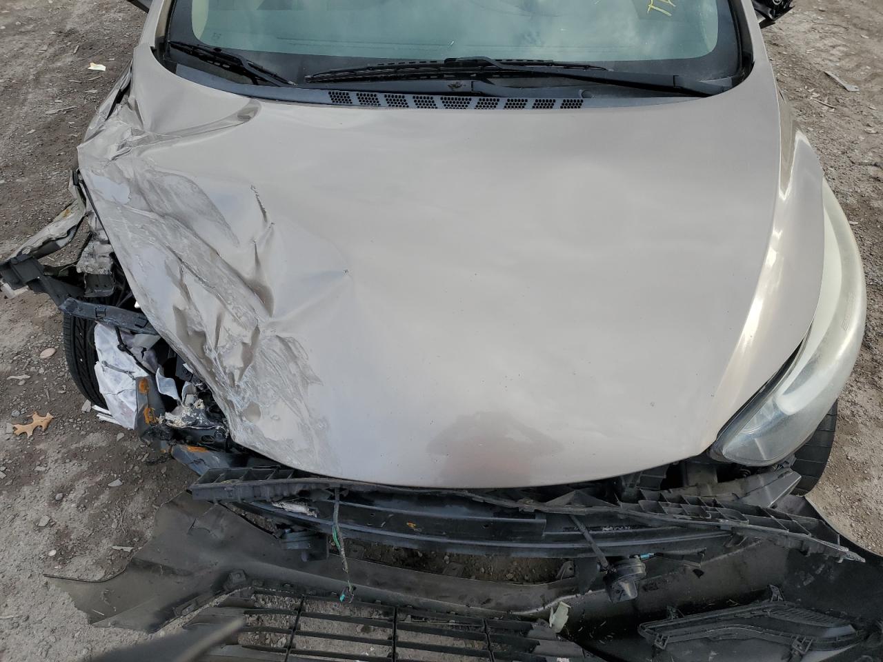 2015 Hyundai Elantra - Image 11