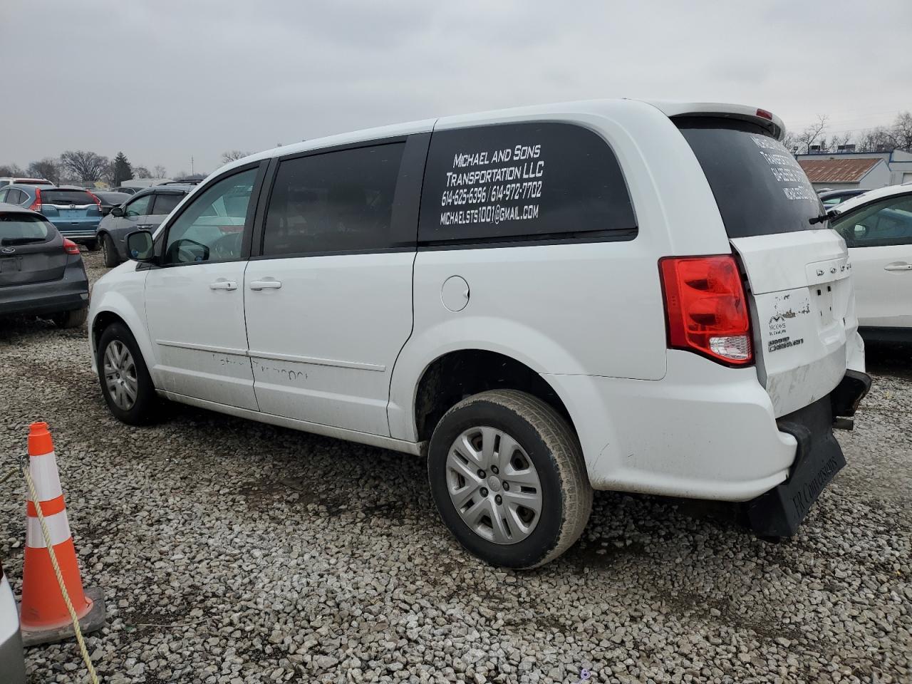 2015 Dodge Caravan - Image 2
