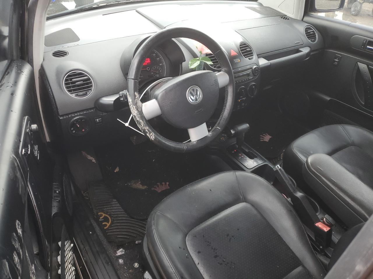 2008 Volkswagen Beetle - Image 8