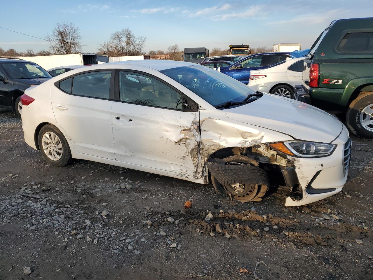 2017 Hyundai Elantra - Image 4