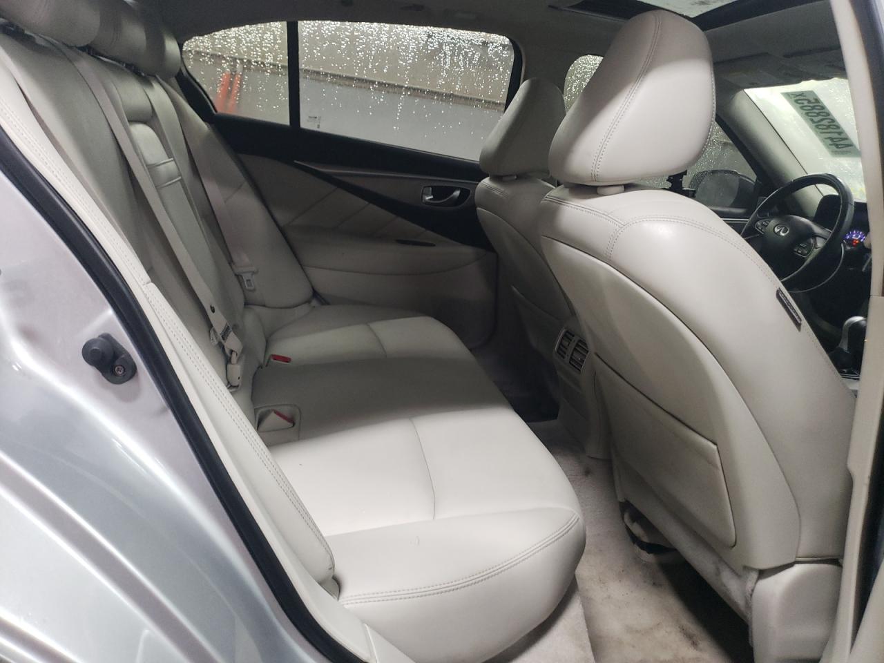 2017 Infiniti Q50 - Image 10