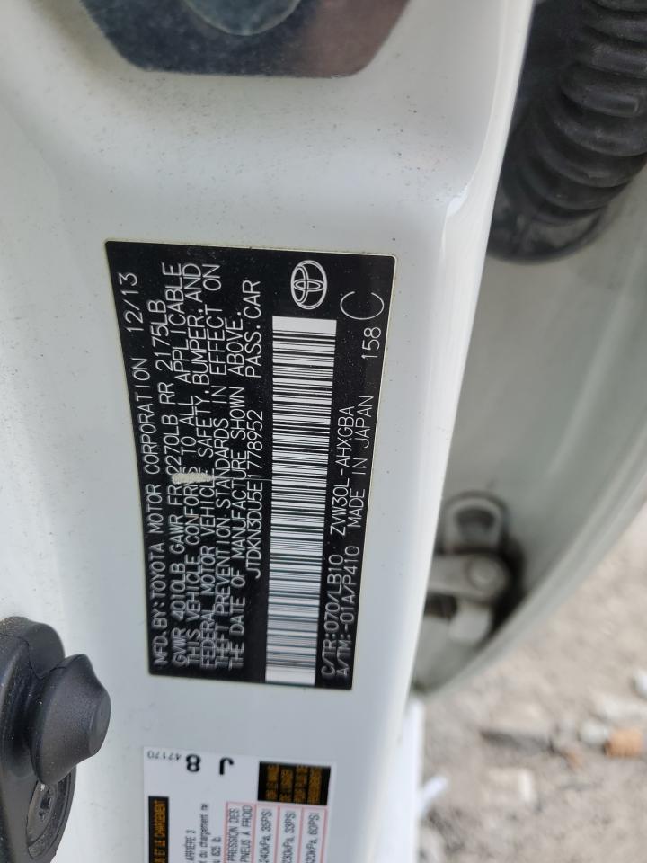 2014 Toyota Prius - Image 12