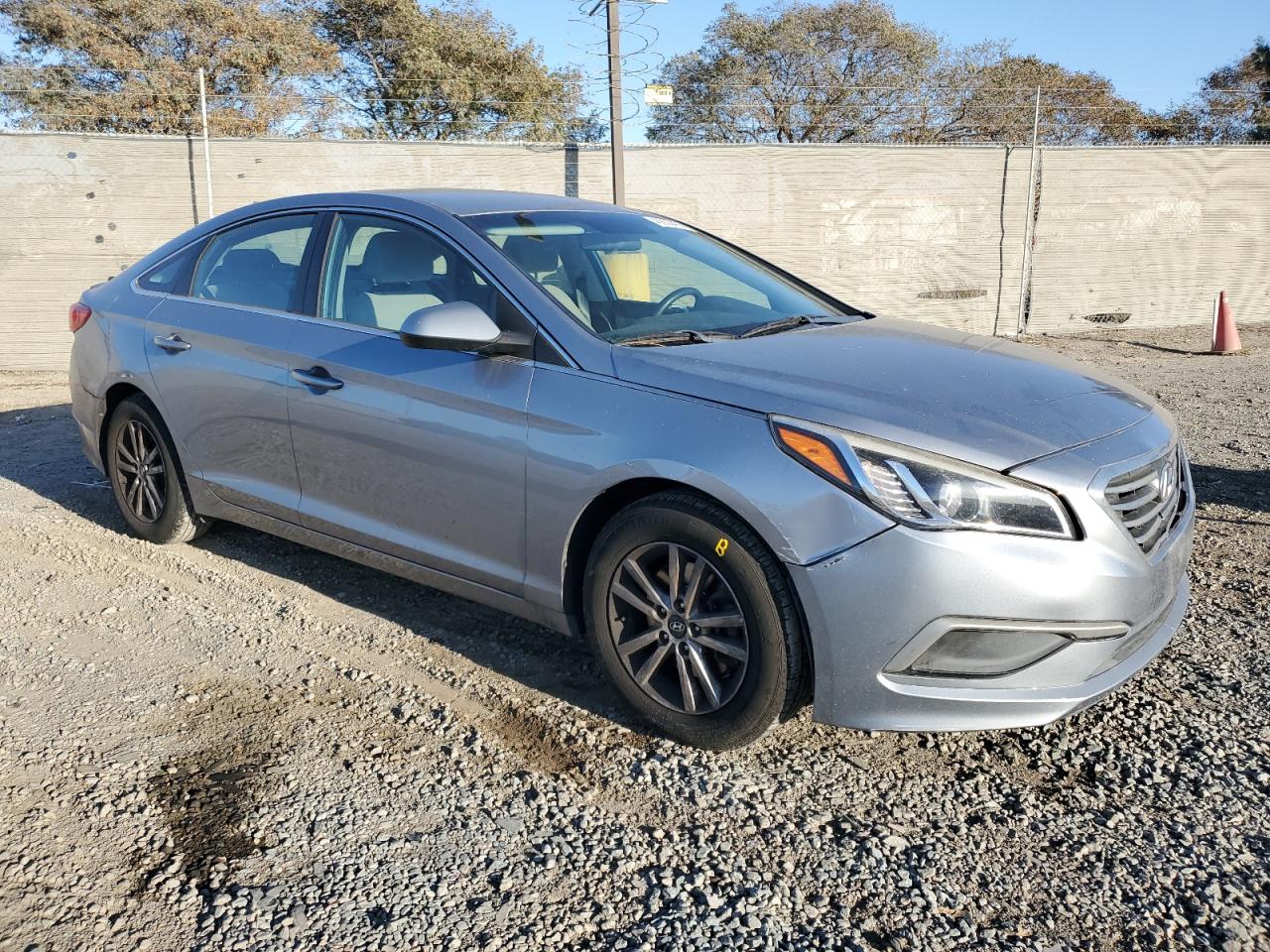2017 Hyundai Sonata - Image 4