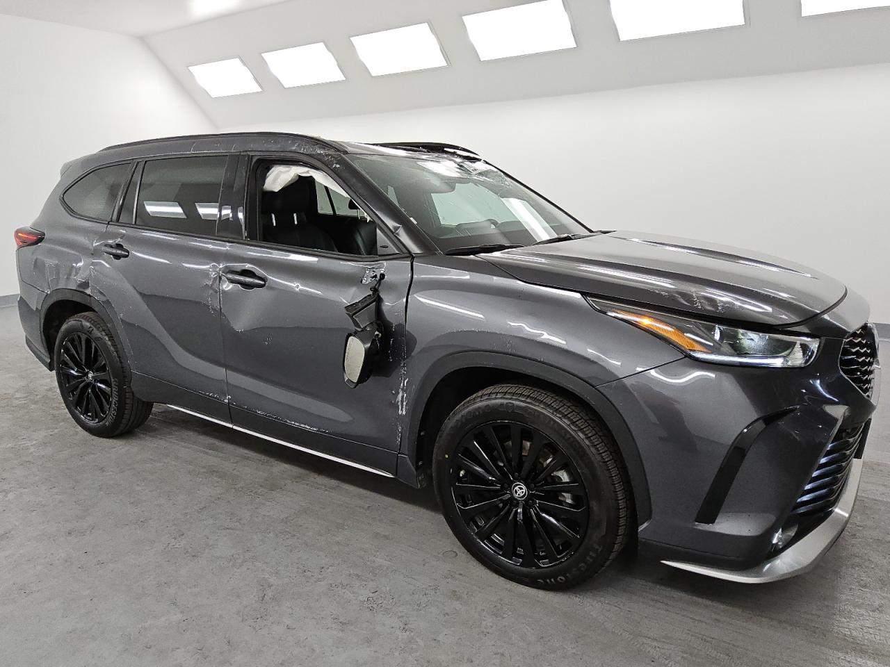 2024 Toyota Highlander - Image 4