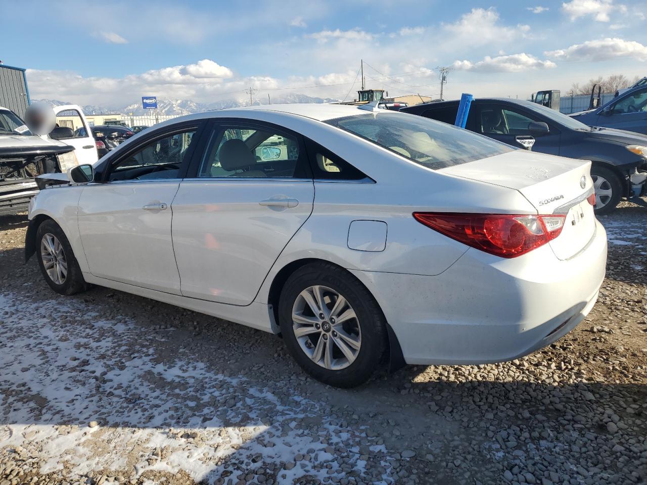 2013 Hyundai Sonata - Image 2