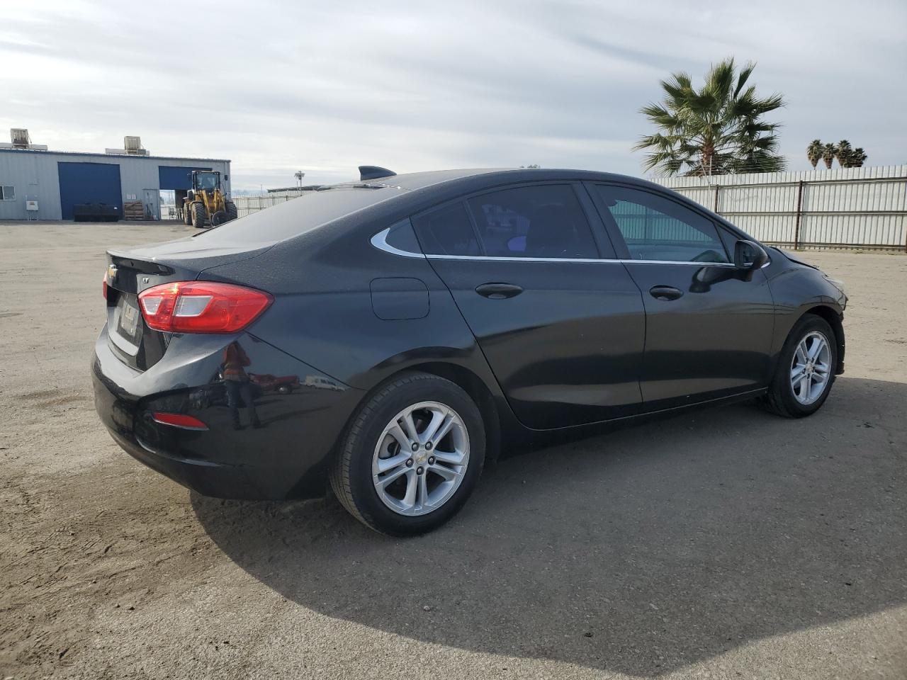 2018 Chevrolet Cruze - Image 3