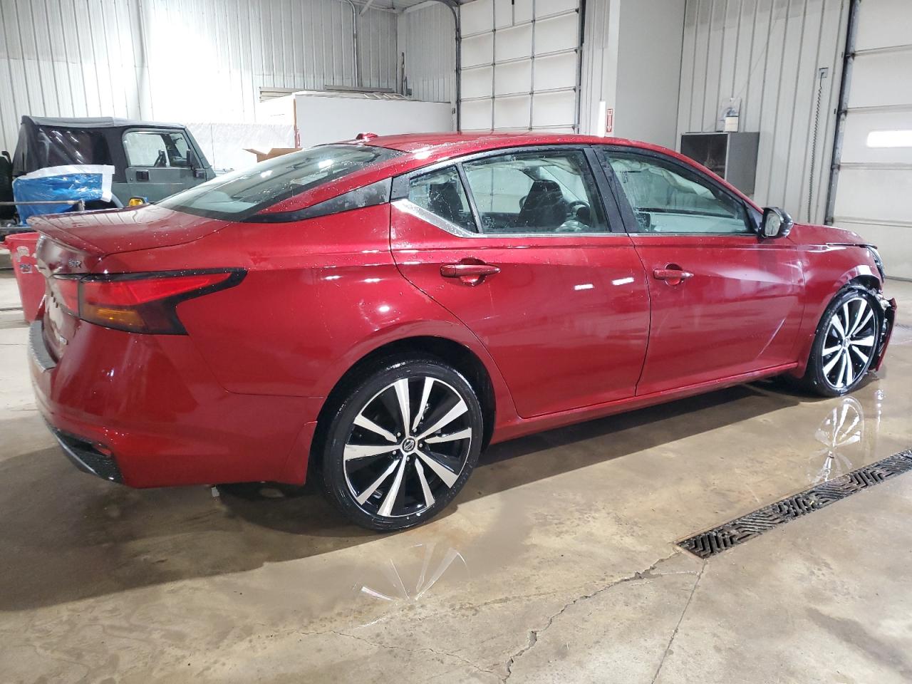 2021 Nissan Altima - Image 3