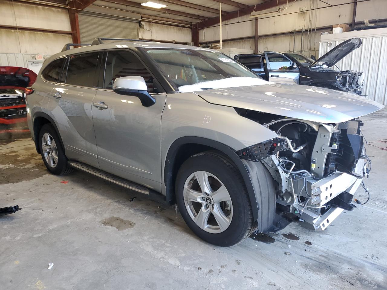 2022 Toyota Highlander - Image 4