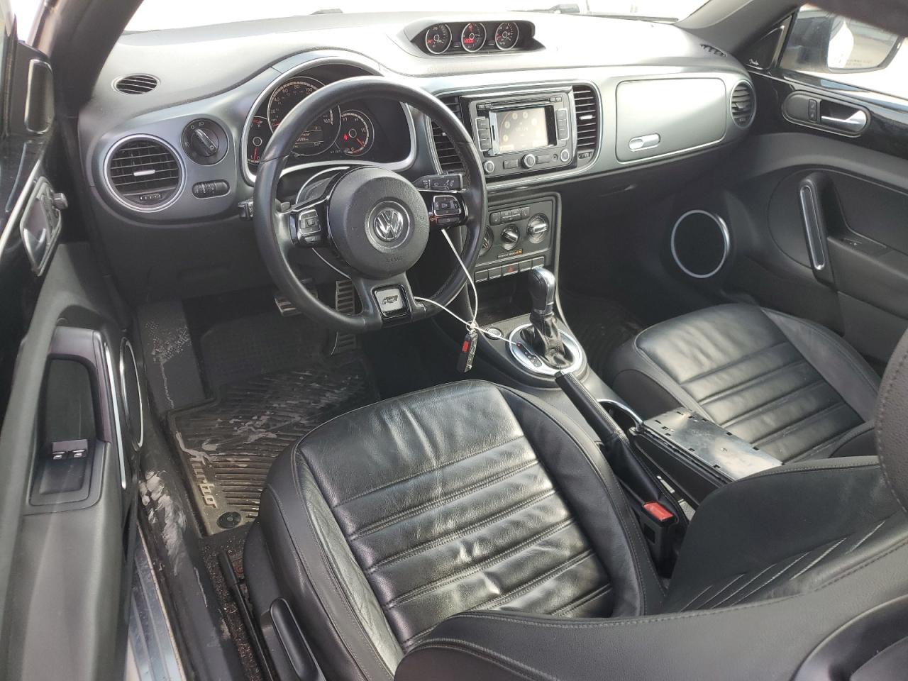 2013 Volkswagen Beetle - Image 8