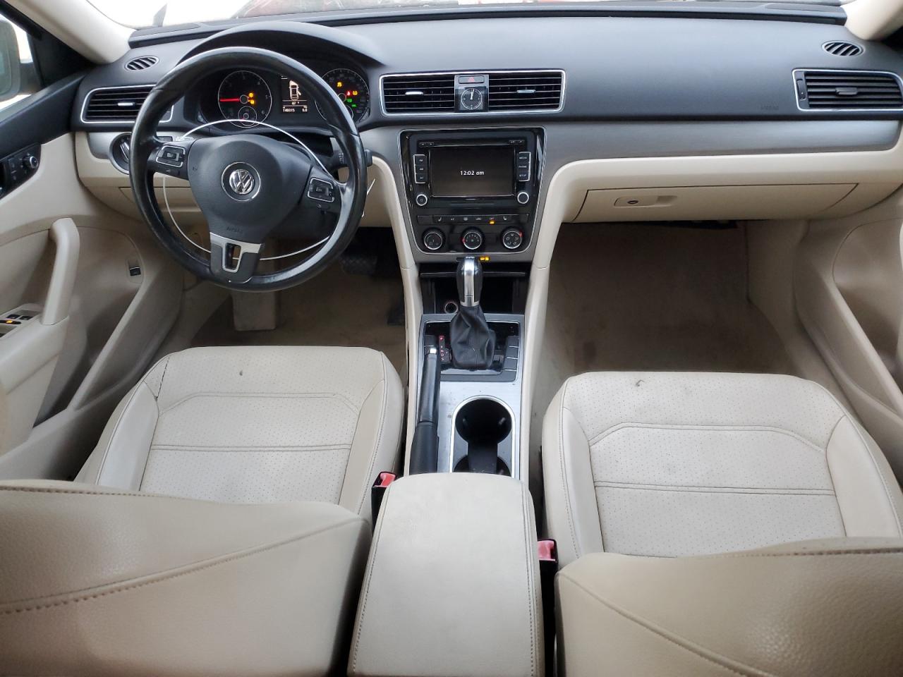 2014 Volkswagen Passat - Image 8