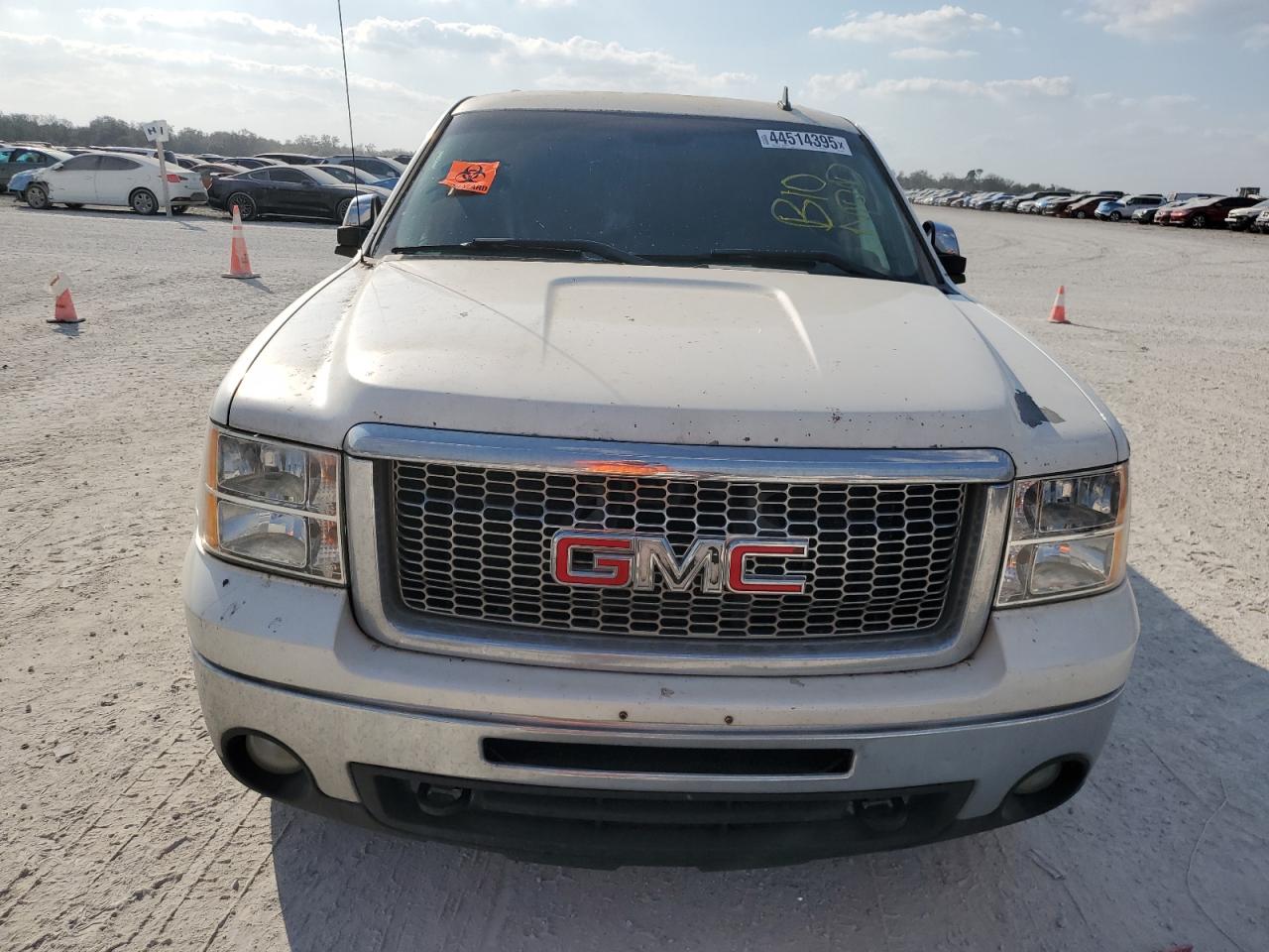 2011 GMC Sierra - Image 5