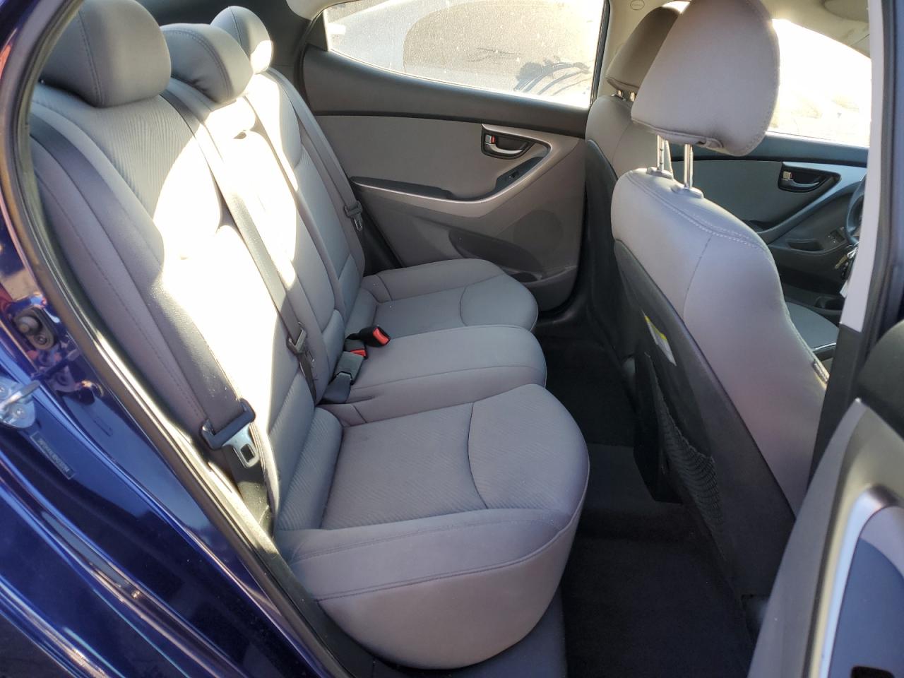 2013 Hyundai Elantra - Image 10