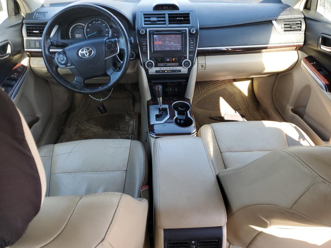 2014 Toyota Camry - Image 9
