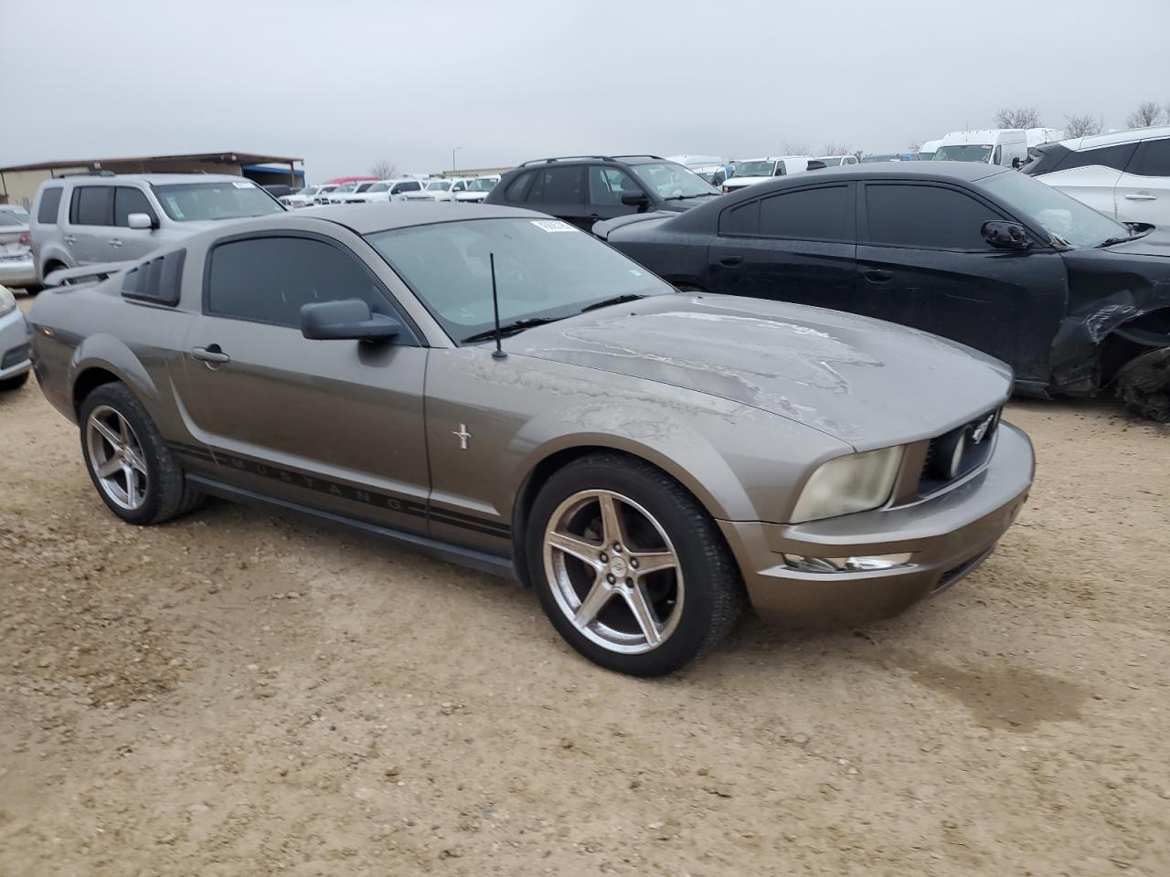 2005 Ford Mustang - Image 4