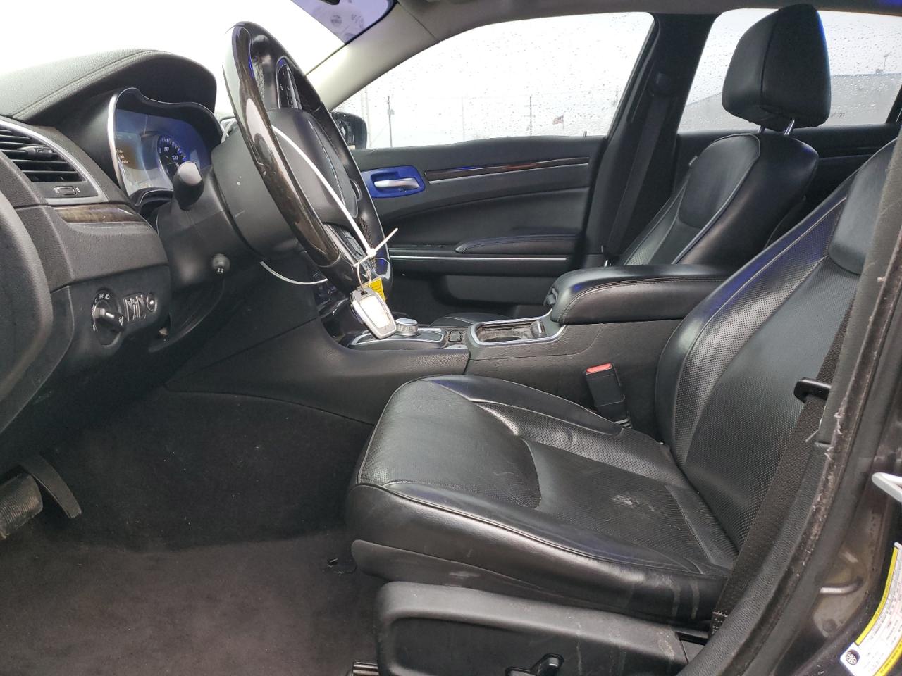 2018 Chrysler 300 - Image 7