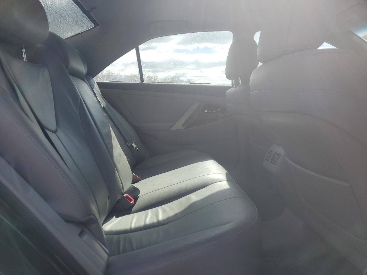 2010 Toyota Camry - Image 10