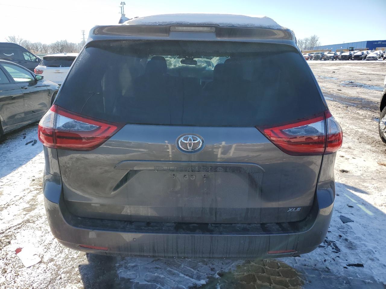 2020 Toyota Sienna - Image 6