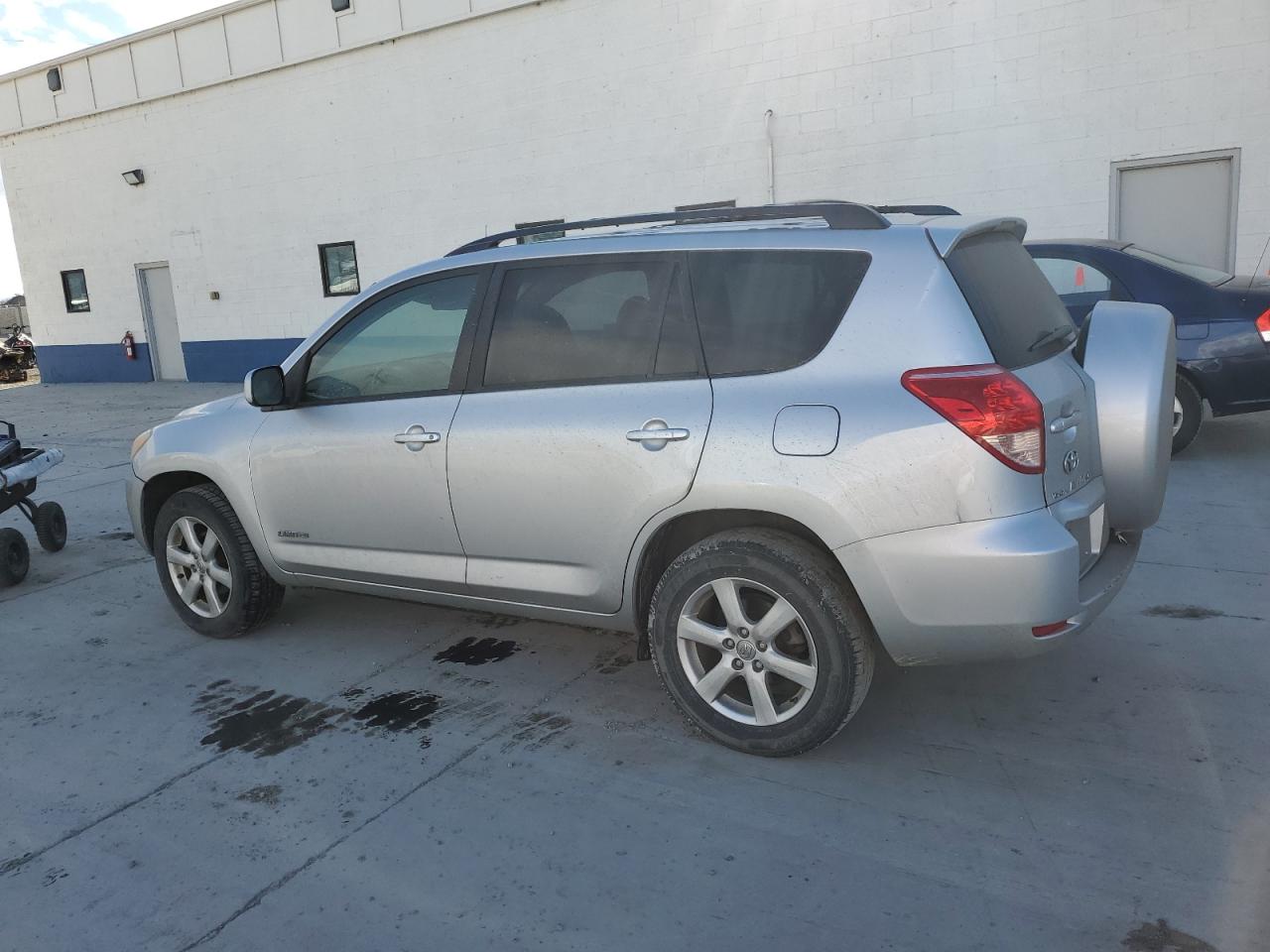 2008 Toyota RAV 4 - Image 2