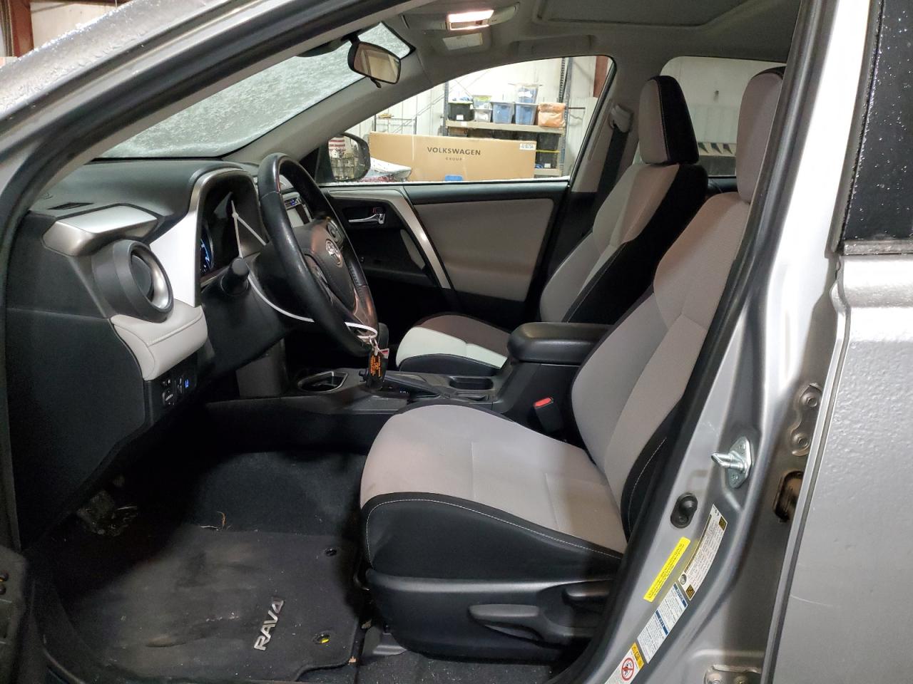 2017 Toyota RAV 4 - Image 7