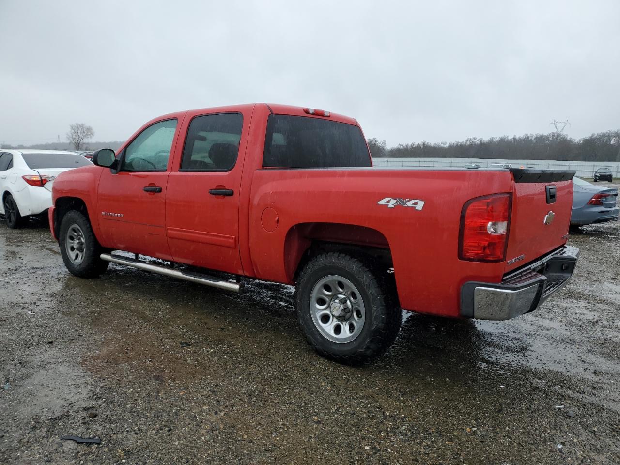 2011 Chevrolet Silverado - Image 2