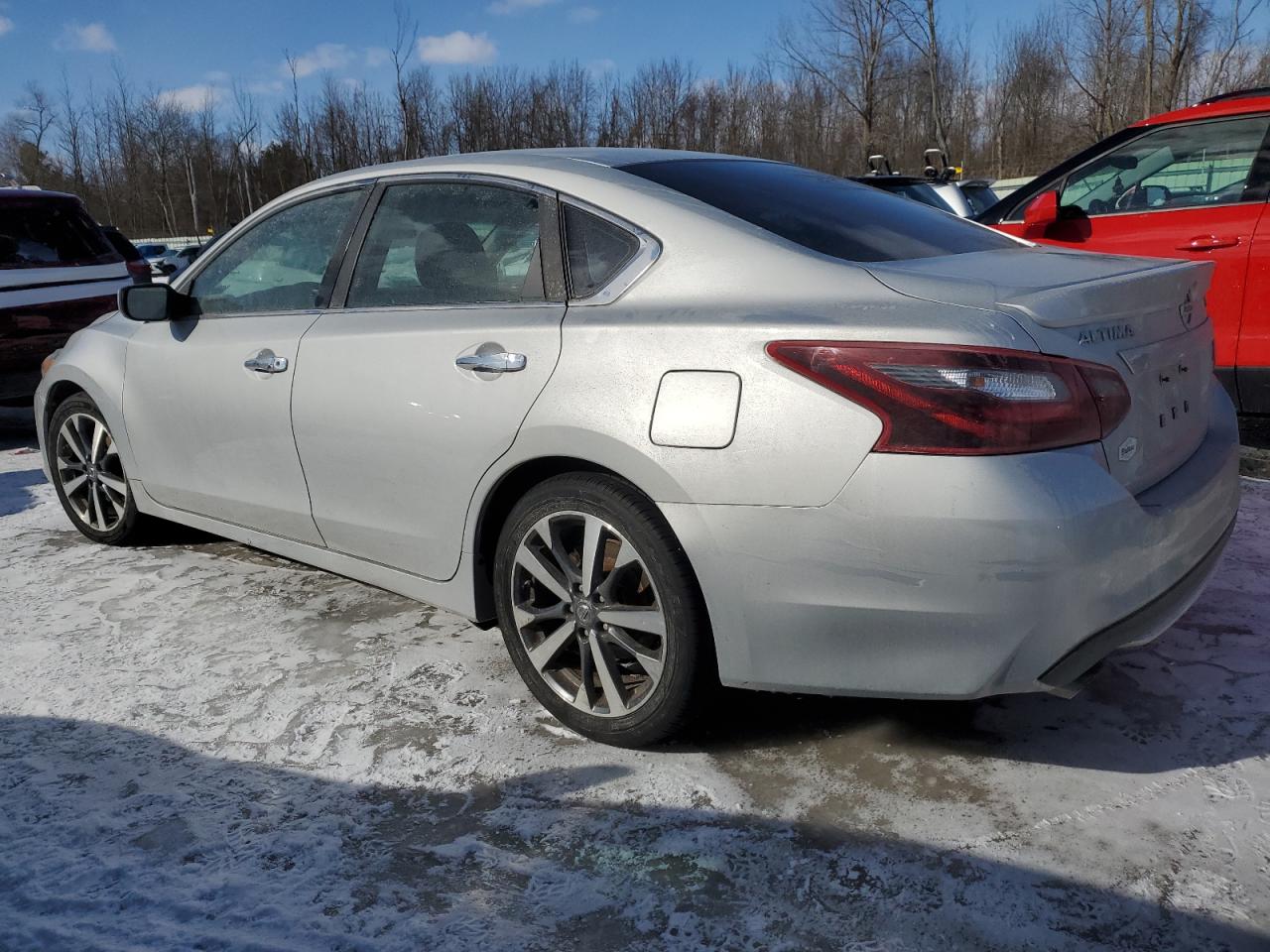 2017 Nissan Altima - Image 2