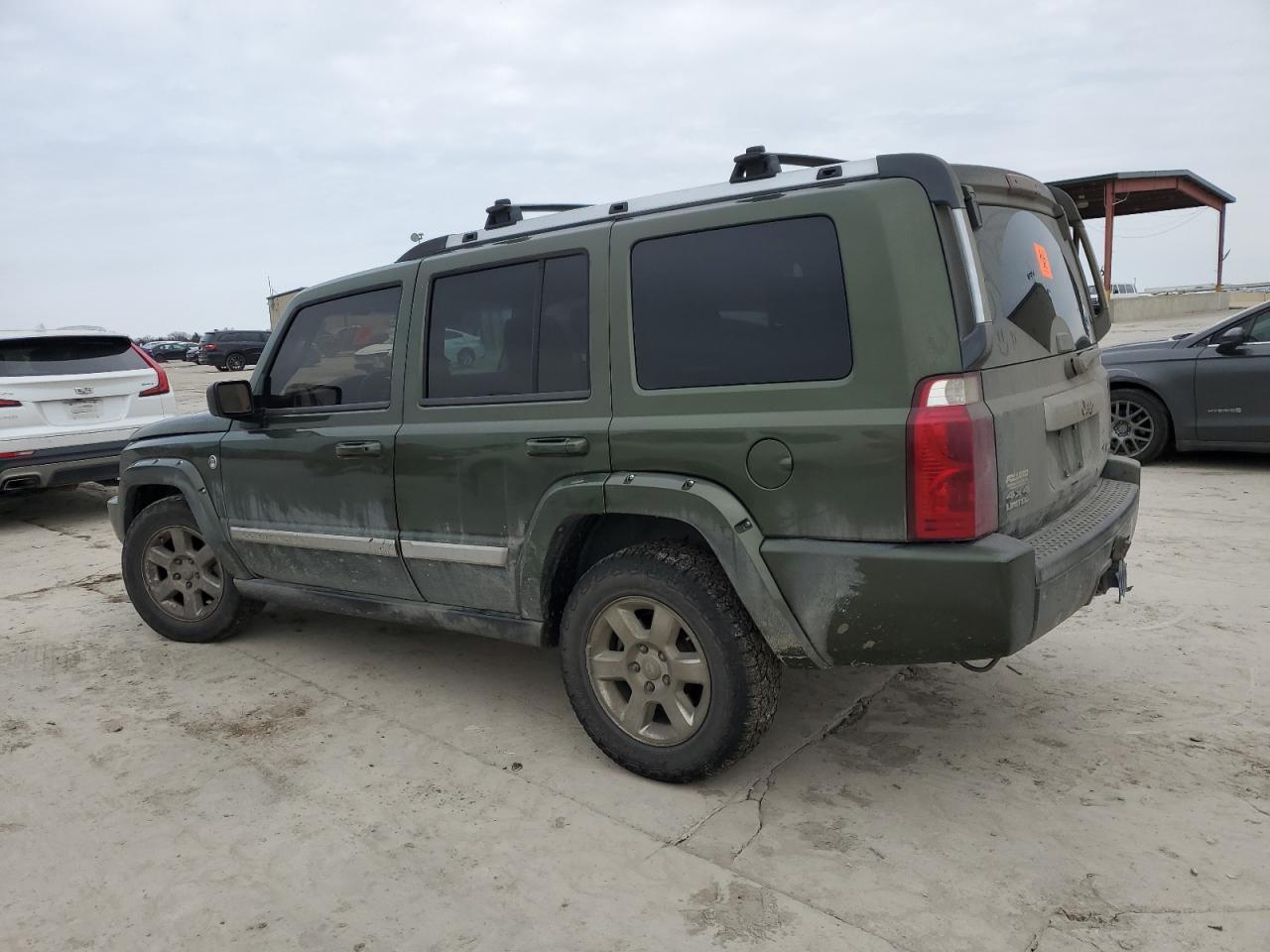 2007 Jeep Commander - Image 2