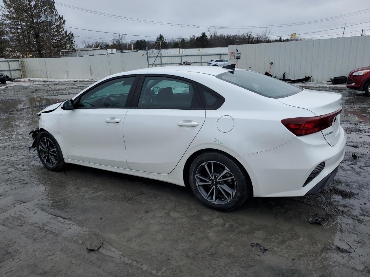 2022 Kia Forte - Image 2