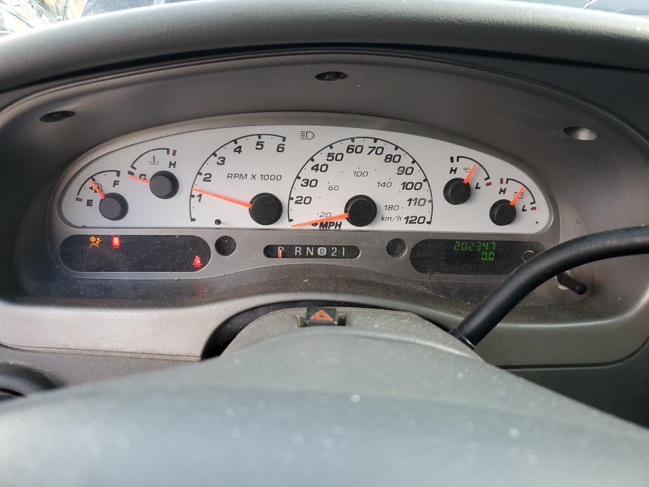 2005 Ford Explorer - Image 9