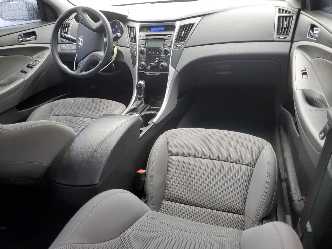 2013 Hyundai Sonata - Image 8