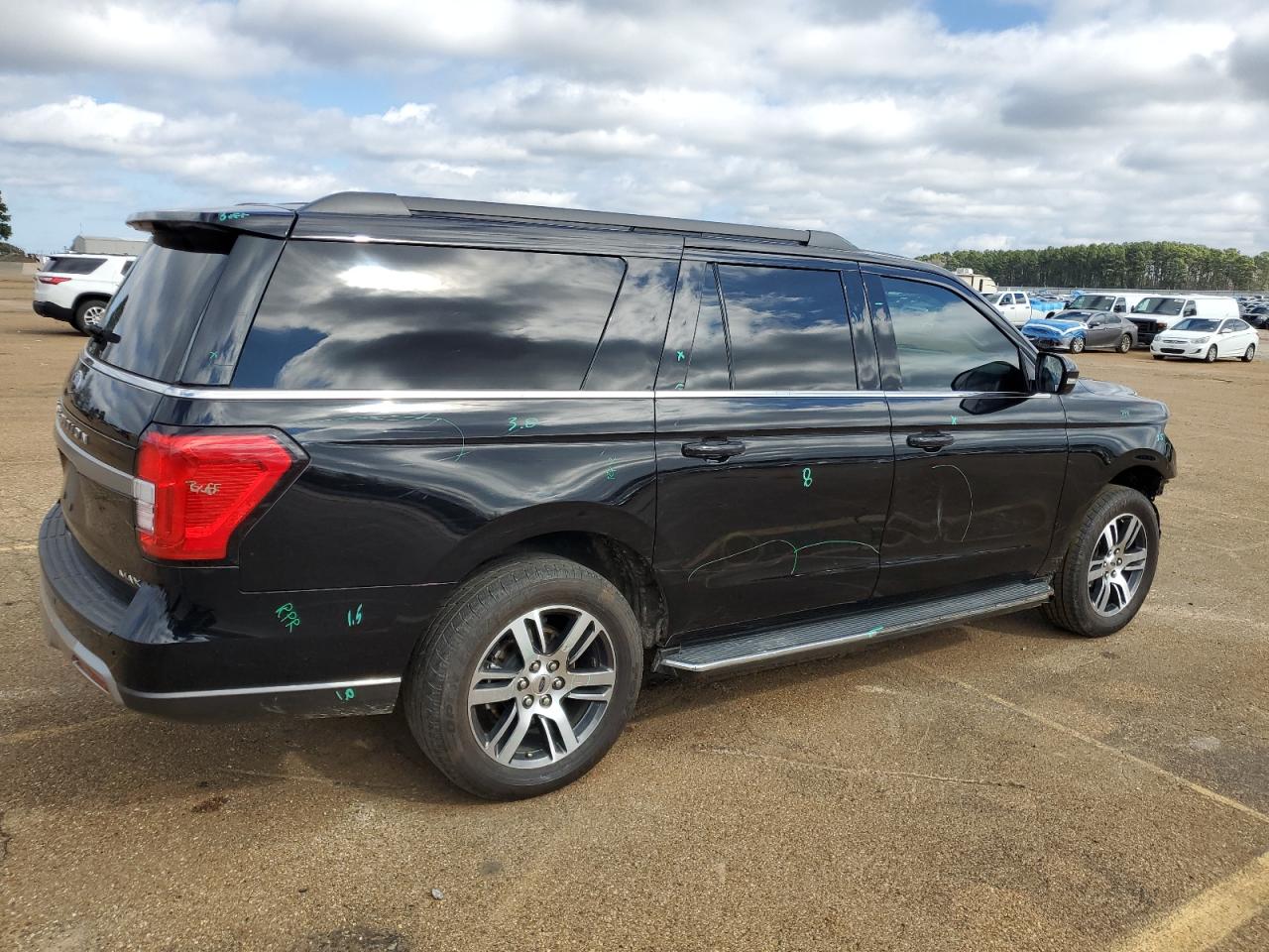2023 Ford Expedition - Image 3