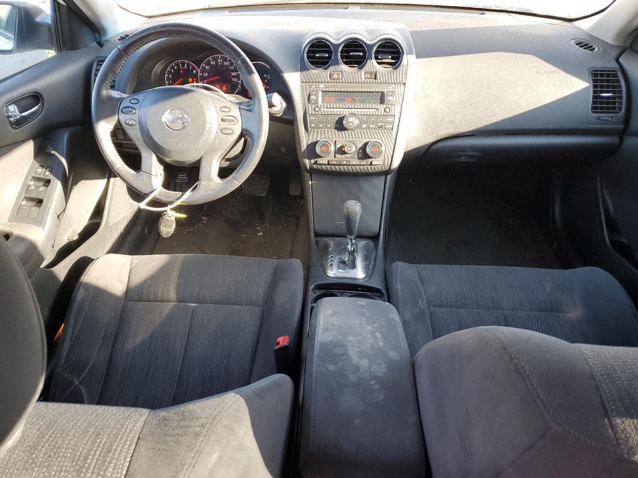 2010 Nissan Altima - Image 8