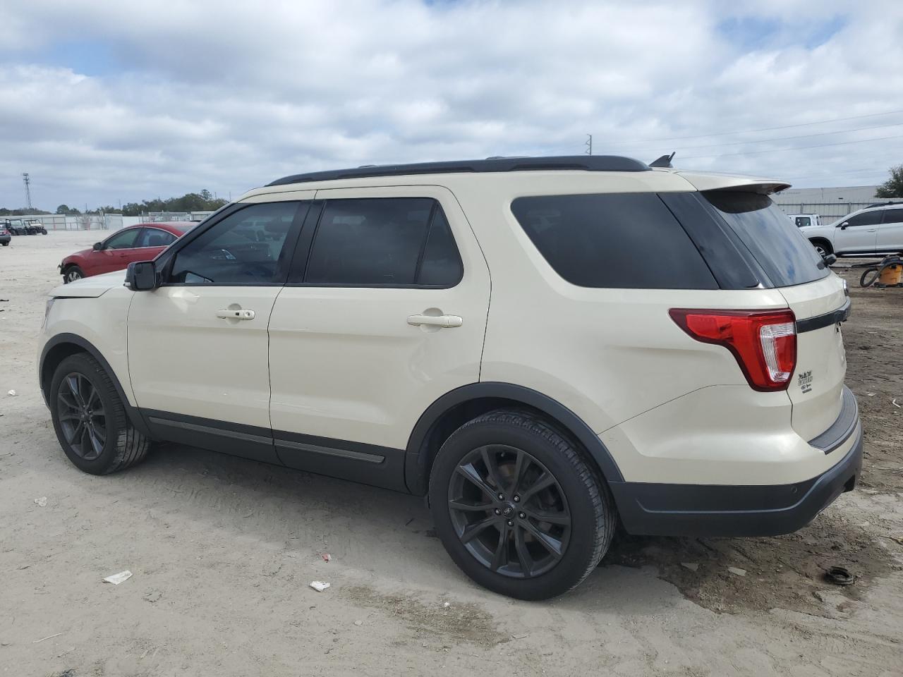 2018 Ford Explorer - Image 2