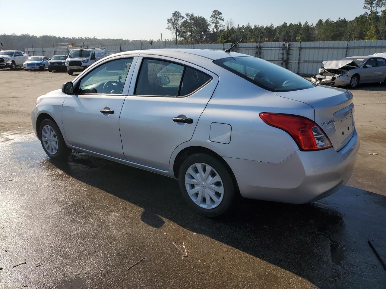 2012 Nissan Versa - Image 2