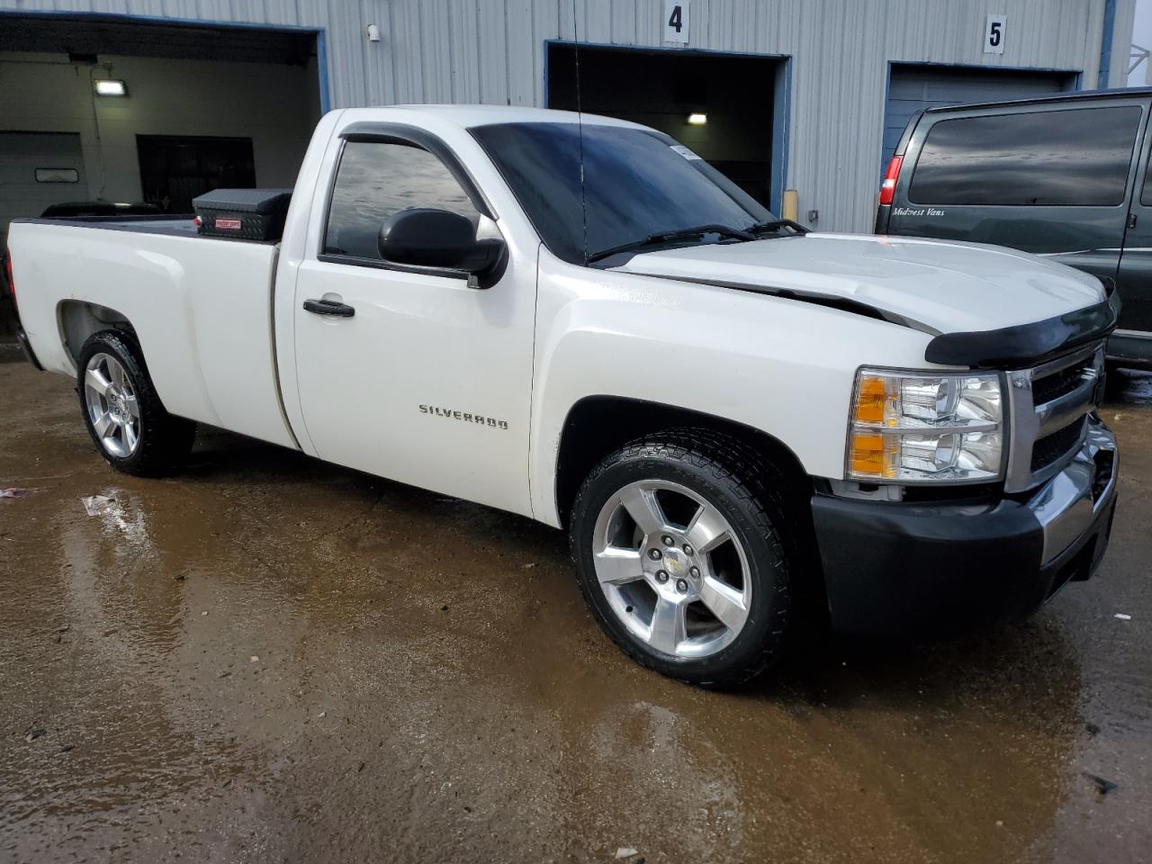 2013 Chevrolet Silverado - Image 4