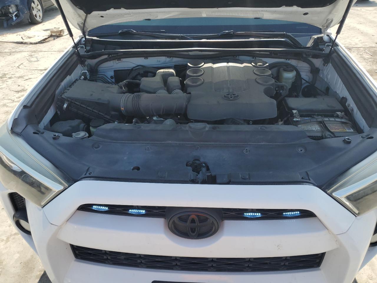 2016 Toyota 4Runner - Image 12