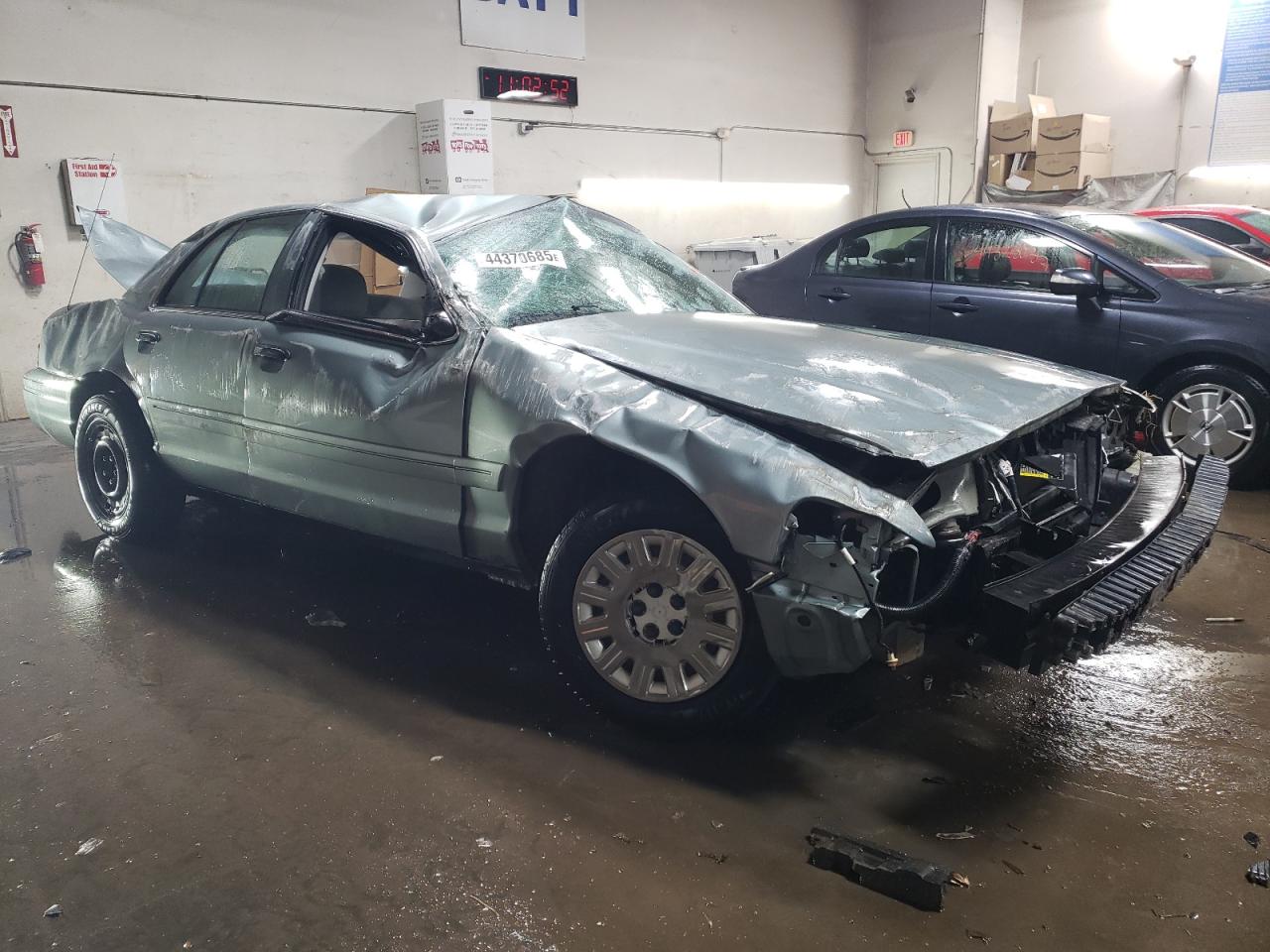 2005 Ford Crown Victoria - Image 4