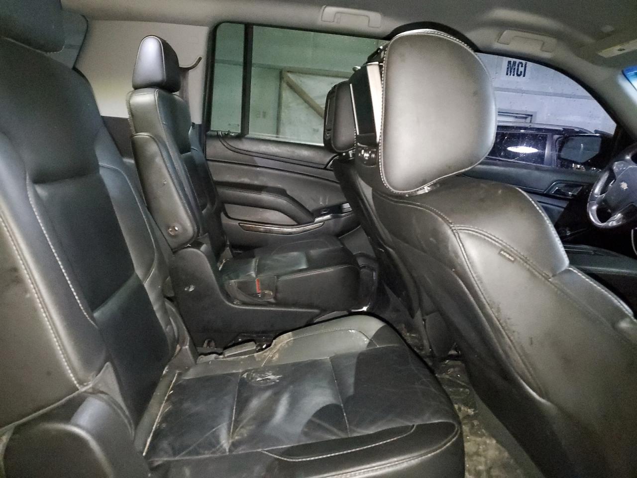 2015 Chevrolet Suburban - Image 11