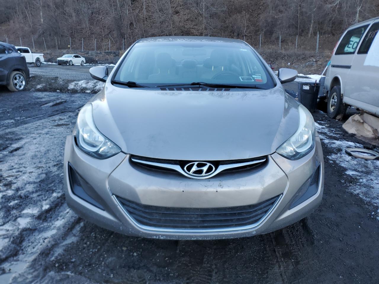 2016 Hyundai Elantra - Image 5