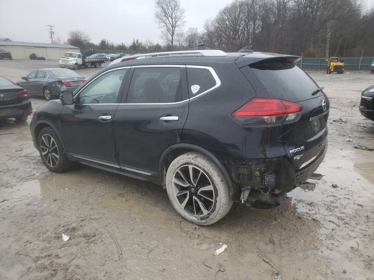 2017 Nissan Rogue - Image 2