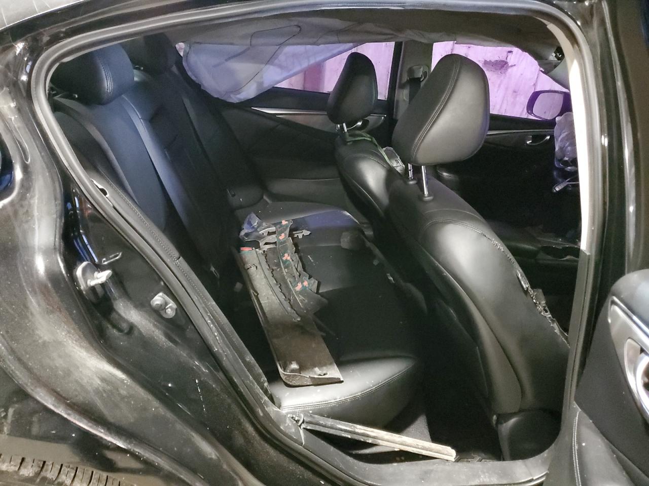 2015 Infiniti Q50 - Image 10