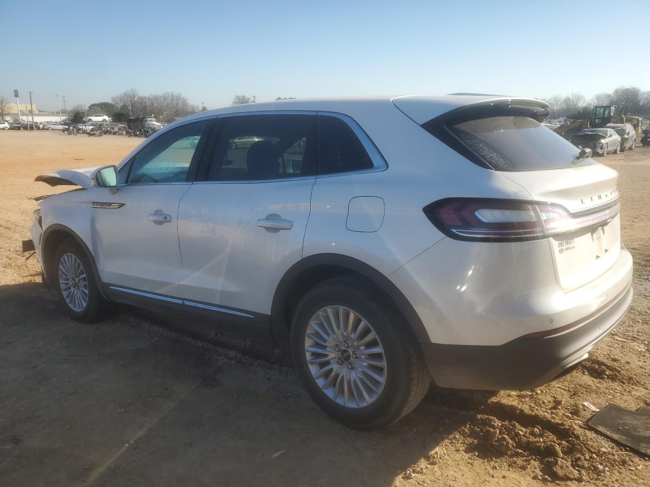 2019 Lincoln Nautilus - Image 2