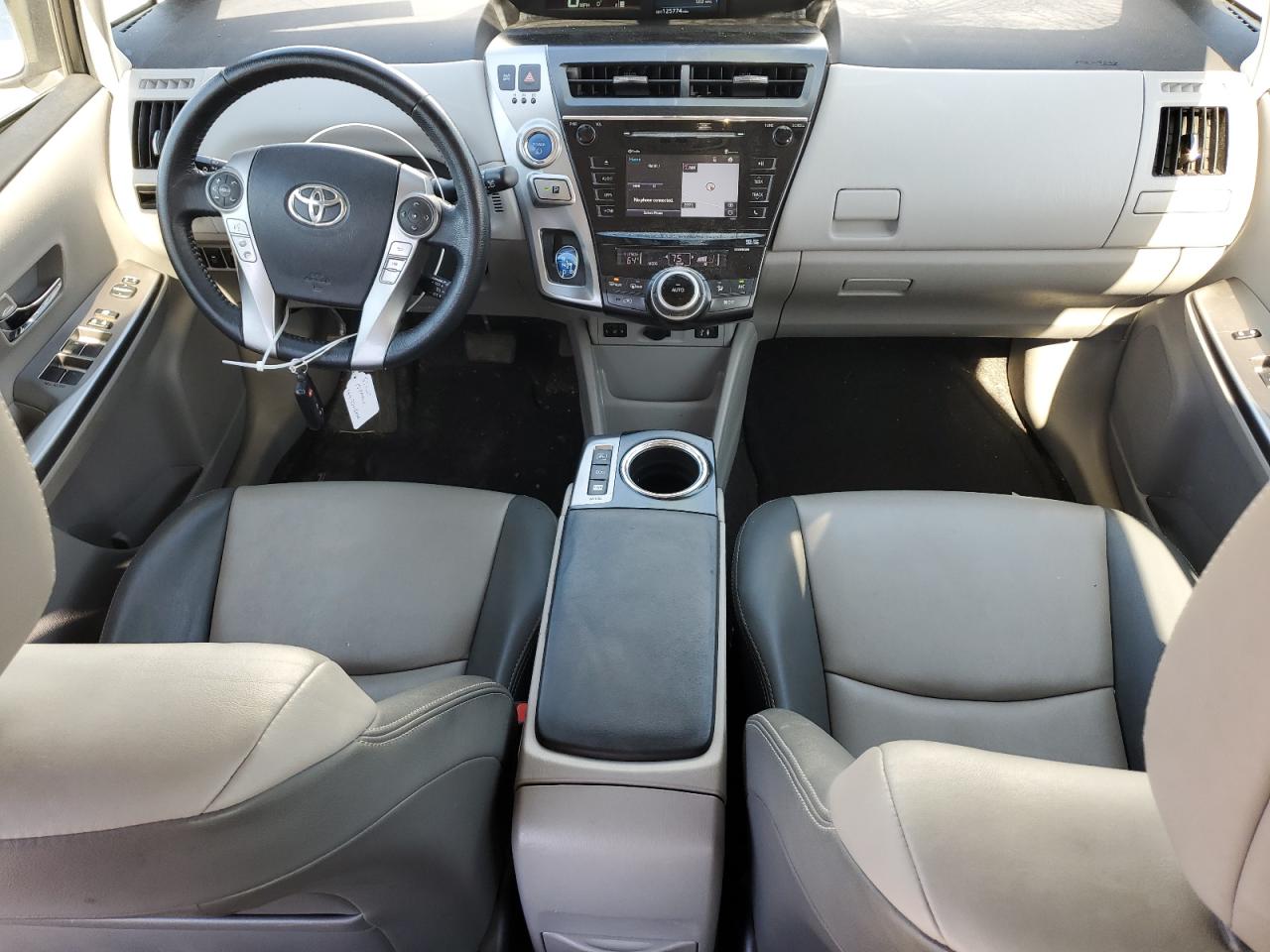 2015 Toyota Prius - Image 8