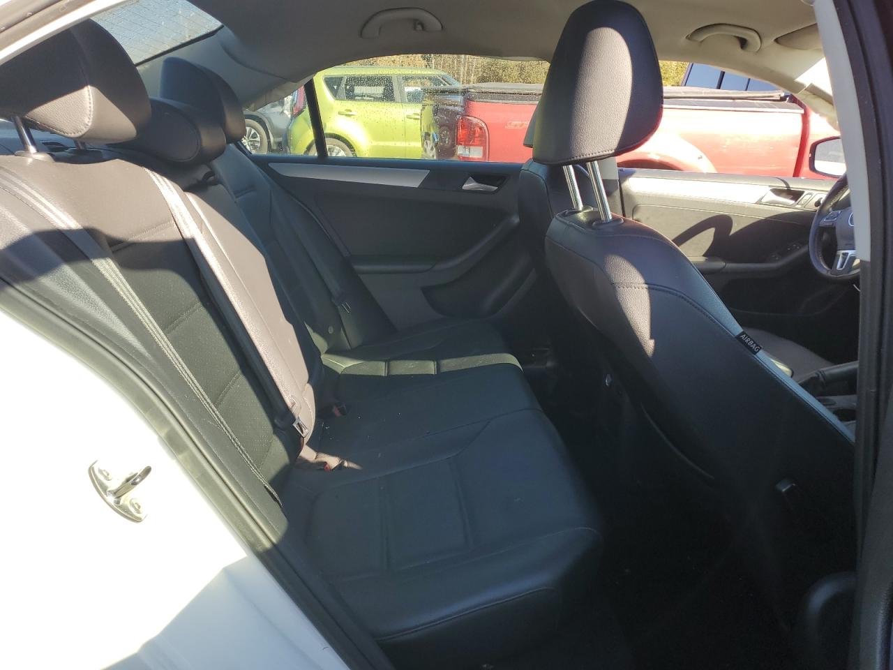 2014 Volkswagen Jetta - Image 10