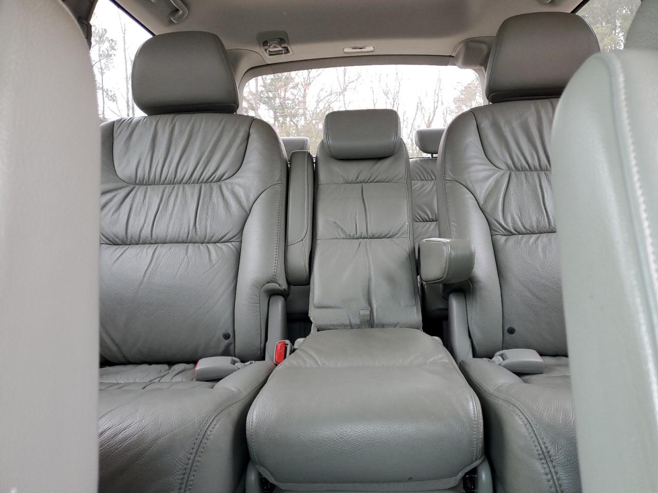 2010 Honda Odyssey - Image 10