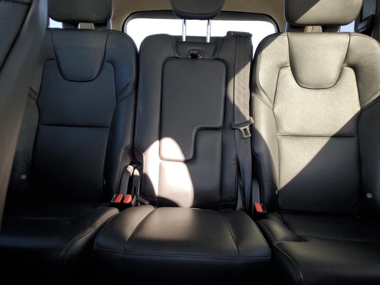 2016 Volvo XC90 - Image 10