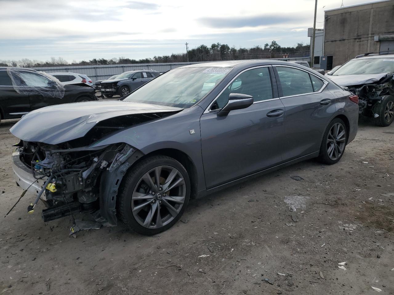 2019 Lexus ES - Image 1