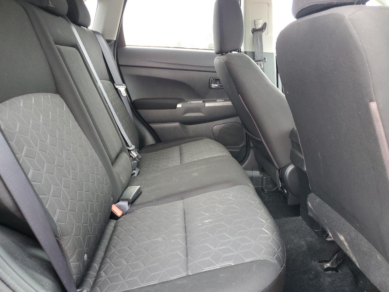 2020 Mitsubishi Outlander - Image 11