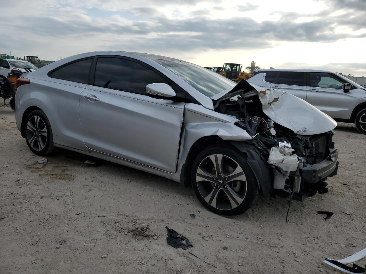 2014 Hyundai Elantra - Image 4