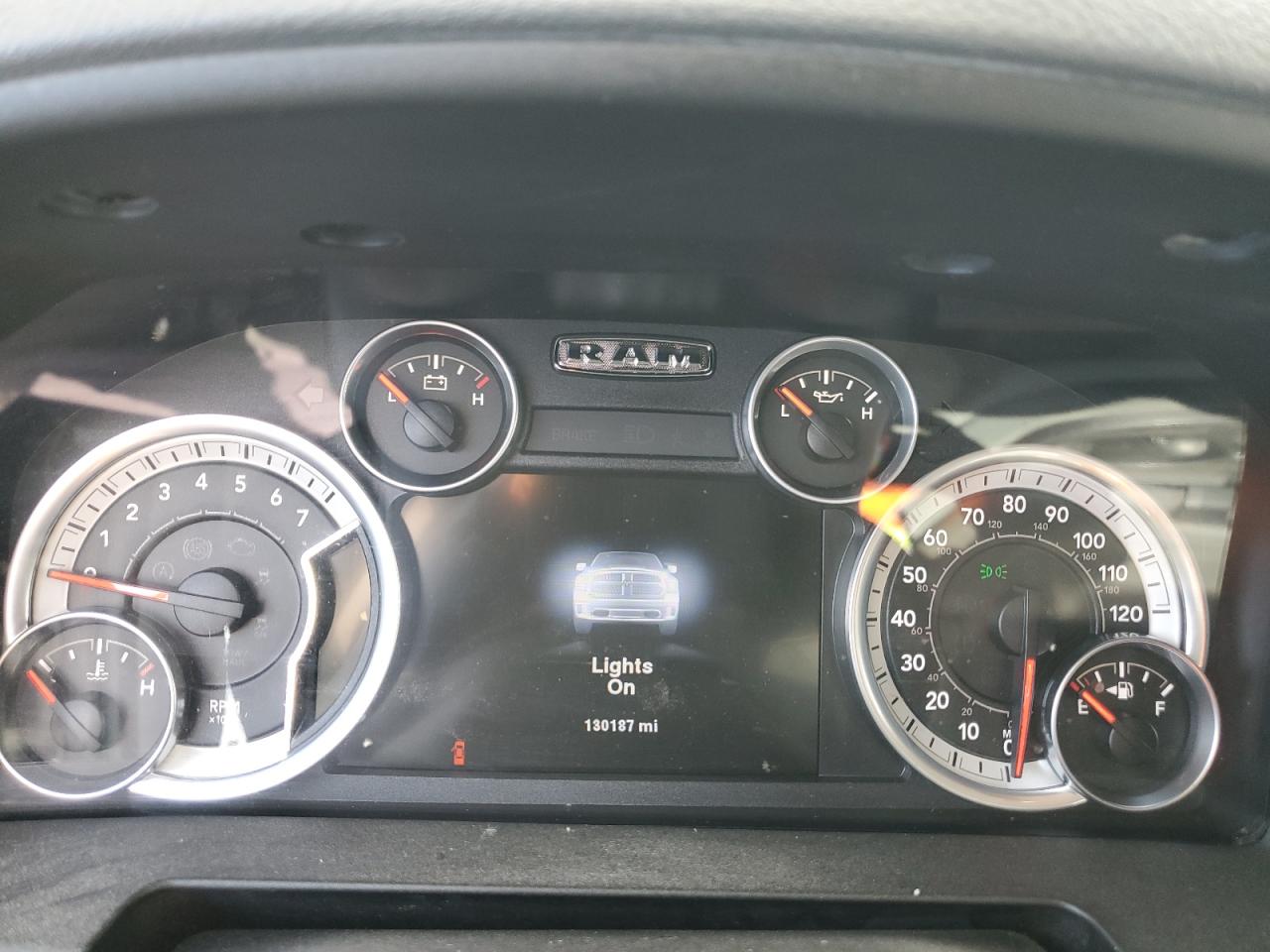 2014 RAM 1500 - Image 9